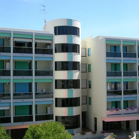 Luxor Apartman *